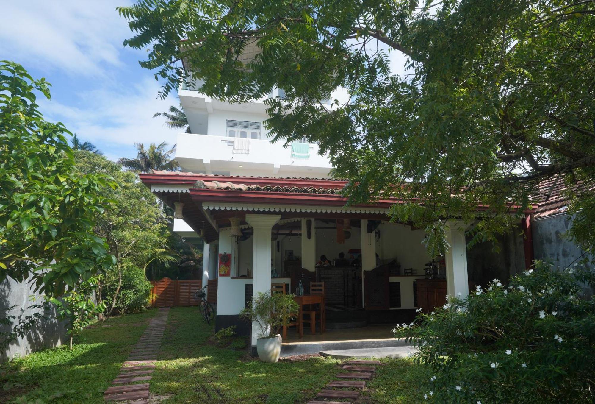 Casa Tharin Madiha Bed & Breakfast Matara Exterior photo