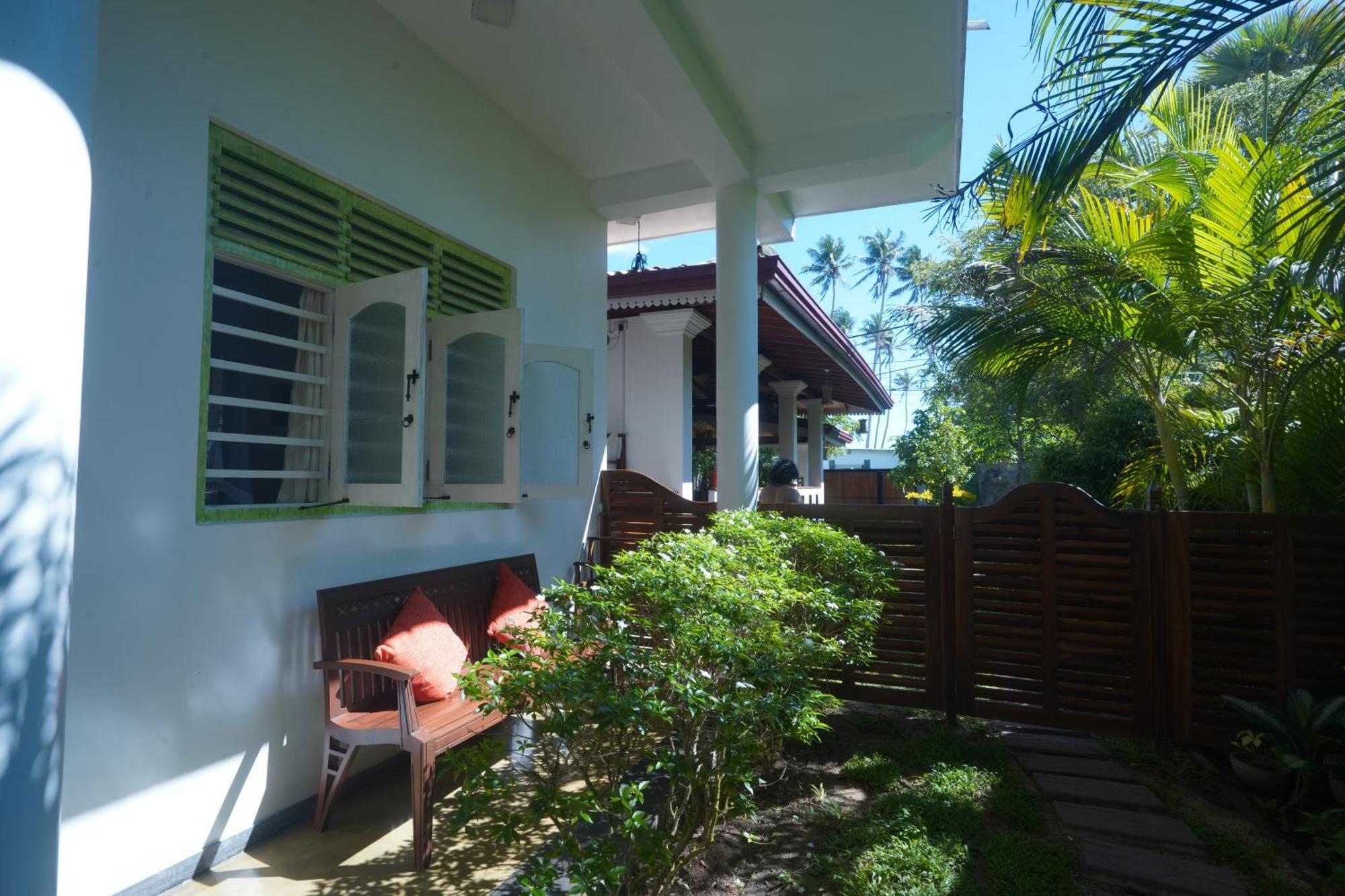 Casa Tharin Madiha Bed & Breakfast Matara Exterior photo